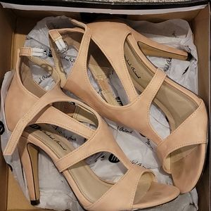 Woman's high heels sz 7.5